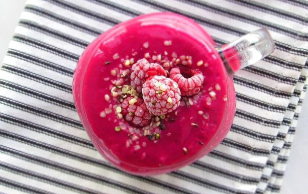 Свекольный смузи с малиной Свекольный смузи с малиной