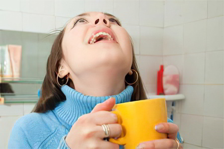 Чем можно полоскать горло при фарингите Чем можно полоскать горло при фарингите