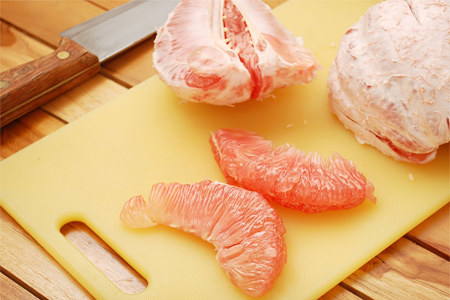 Как очистить помело от кожуры Как очистить помело от кожуры