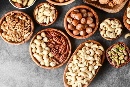 Как правильно есть орехи Как правильно есть орехи