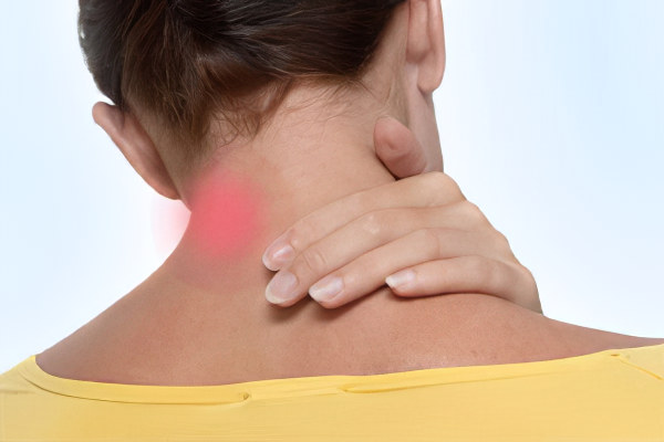 Симптомы жировика на шее Симптомы жировика на шее