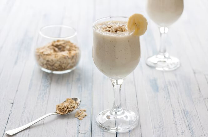 Бананово-овсяный смузи Бананово-овсяный смузи