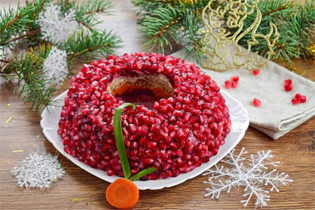 Новогодний гранатовый браслет Новогодний гранатовый браслет