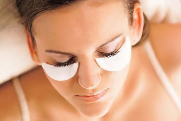 Как убрать отёки под глазами Как убрать отёки под глазами