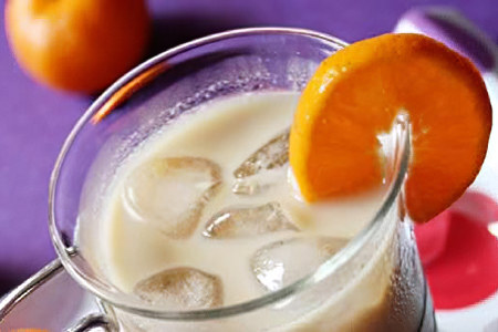 Холодный кофе с апельсином и молоком Холодный кофе с апельсином и молоком