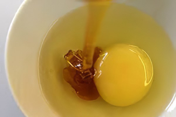 мёдом и яйцо мёдом и яйцо