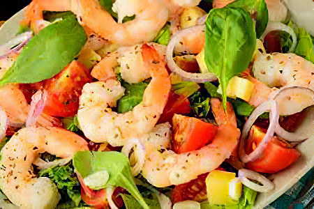 Овощной салат с креветками Овощной салат с креветками