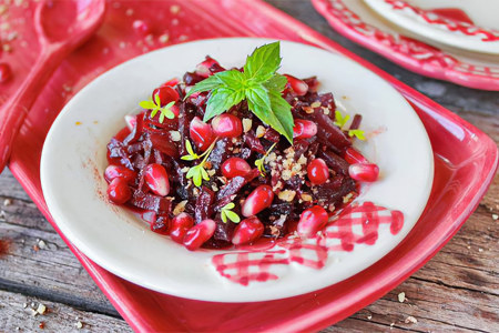 Салат из свёклы с гранатом Салат из свёклы с гранатом