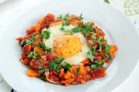 Жареные на оливковом масле яйца Жареные на оливковом масле яйца